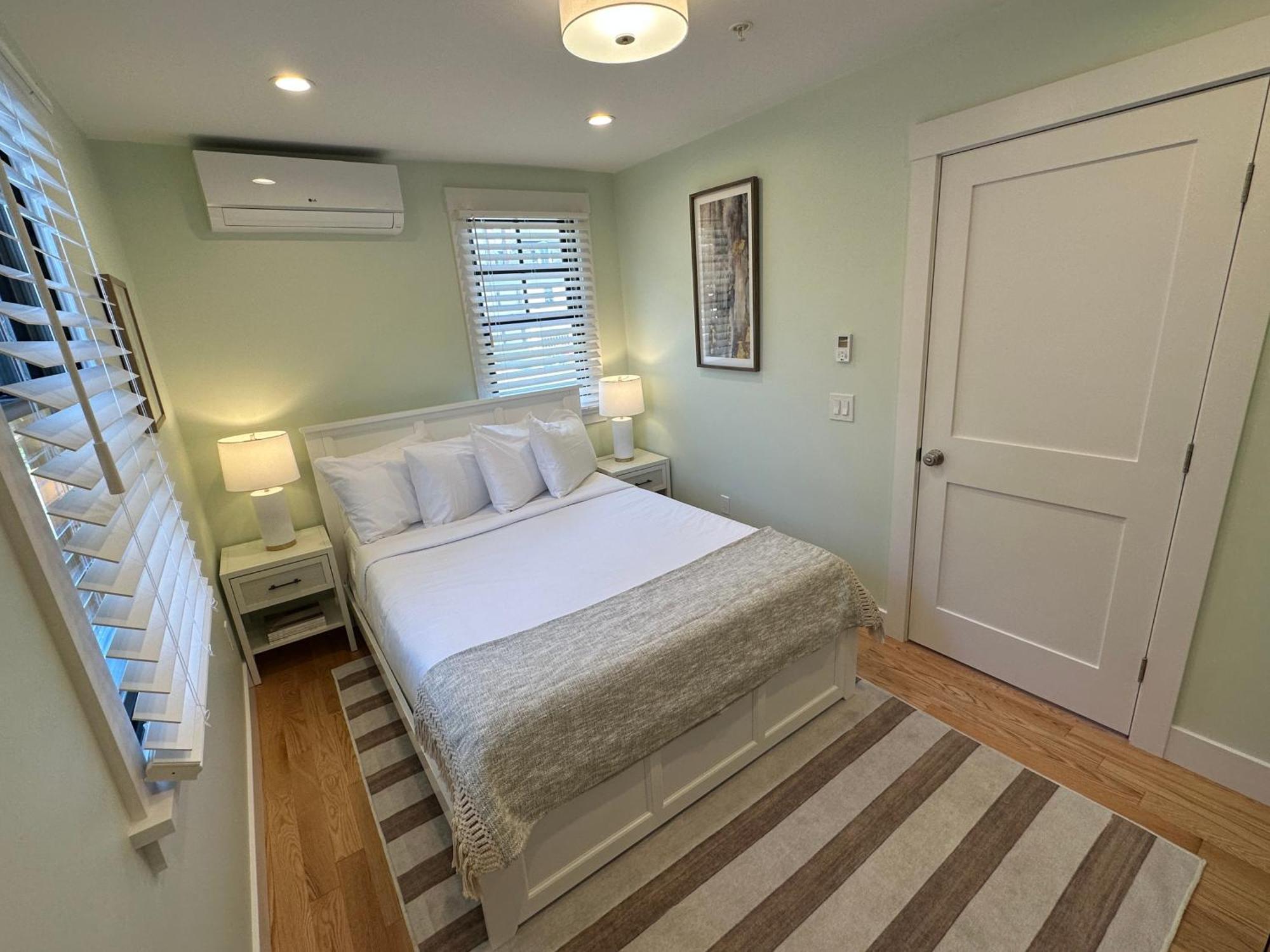 Villa Prime Location! Renovated House! 6 Bed4 Bath Newport Exterior foto